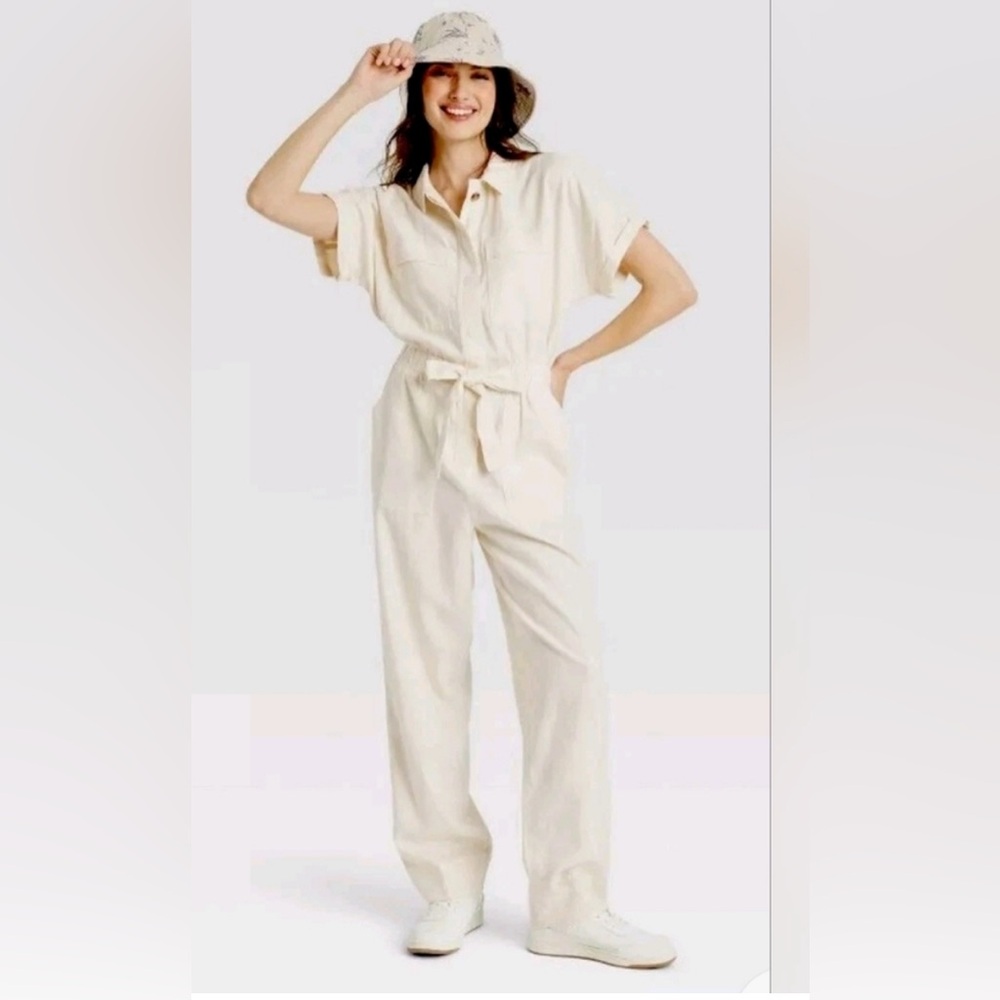 NWOT Short Sleeve Linen Jumpsuit